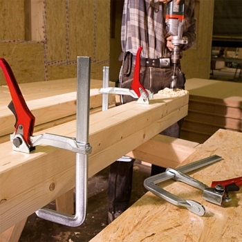 Hebelzwinge GH25 im Holzbau